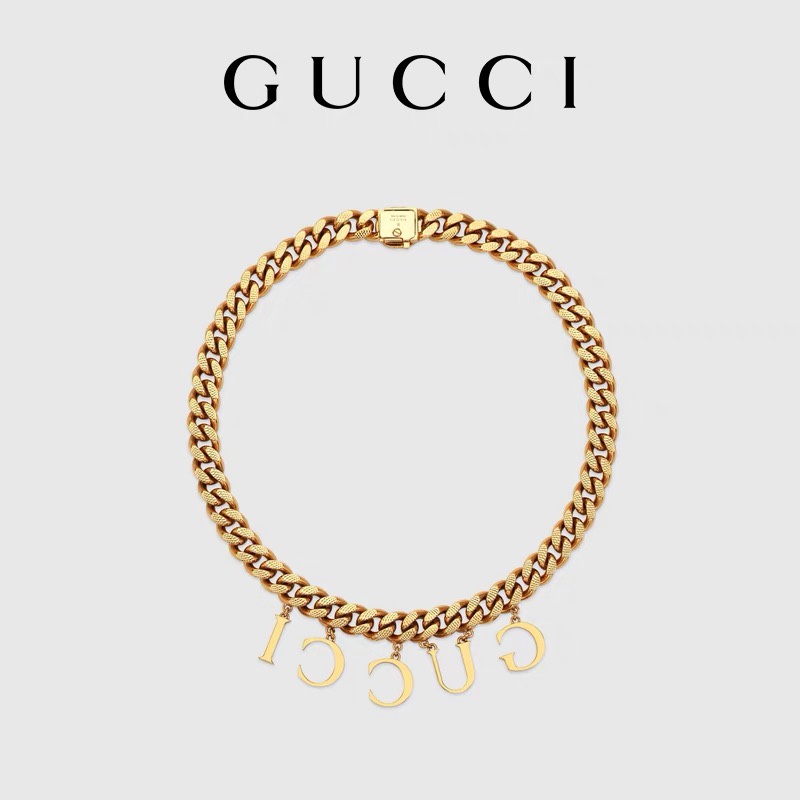 G*u*i necklaces